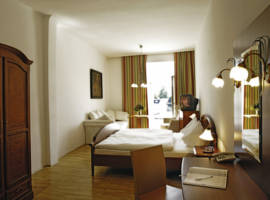 克拉米克戈登布龙嫩酒店图片