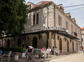 image of Hotel Platani