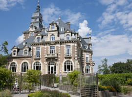 娜姆尔城堡酒店图片