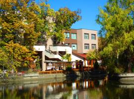 image of Hotel Ezeroto