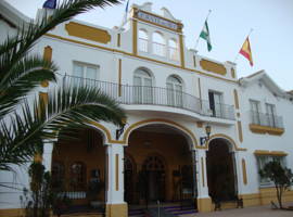 蓬特德尔雷伊阿尔门托斯罗西奥多纳纳酒店图片