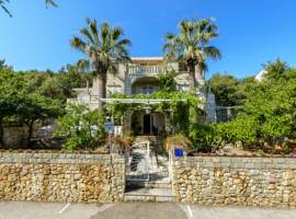 image of Two Palms Villa