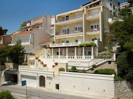 image of Villa King Apartments