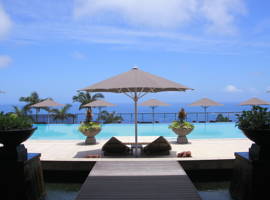 三卡拉罗久岛Spa酒店图片