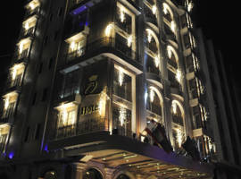 image of Q Hotel
