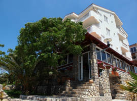 image of Hotel R