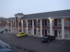 Townhouse Inn & Suites Omaha图片